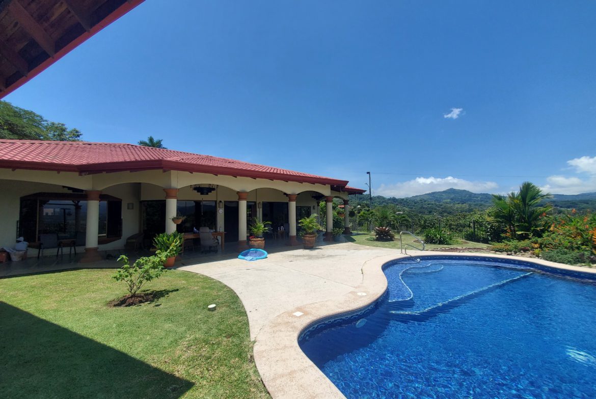 Magnificent 3 BR Atenas Roca Verde Home + Office and Outdoor Kitchen