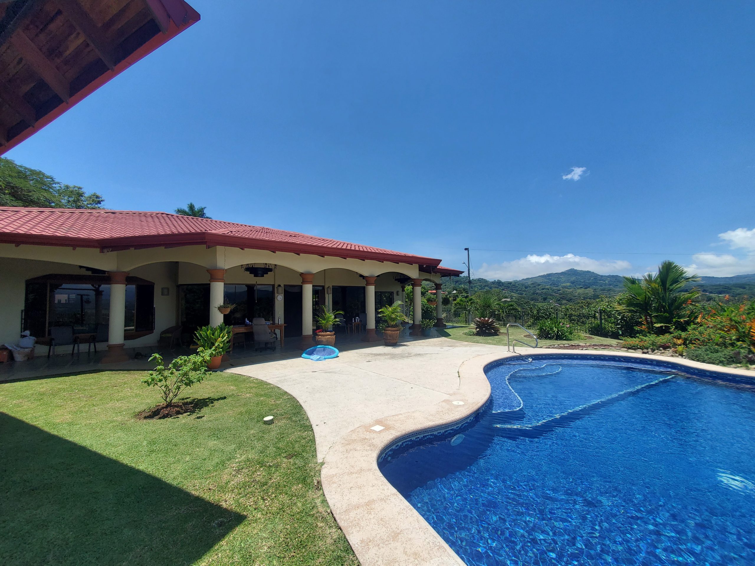 Magnificent 3 BR Atenas Roca Verde Home + Office and Outdoor Kitchen