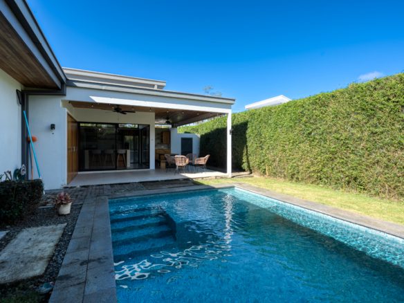 Newly Built 3 BR Turnkey Uvita Beach House with Pool