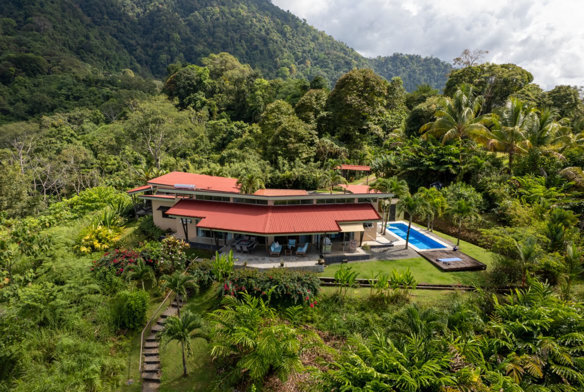Luxurious Ocean and Jungle View 4 BR Ojochal Home