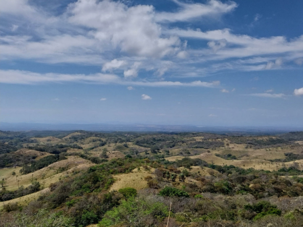 Bagaces Cattle Ranch 613 acres with 3 BR Farmhouse and scenic views