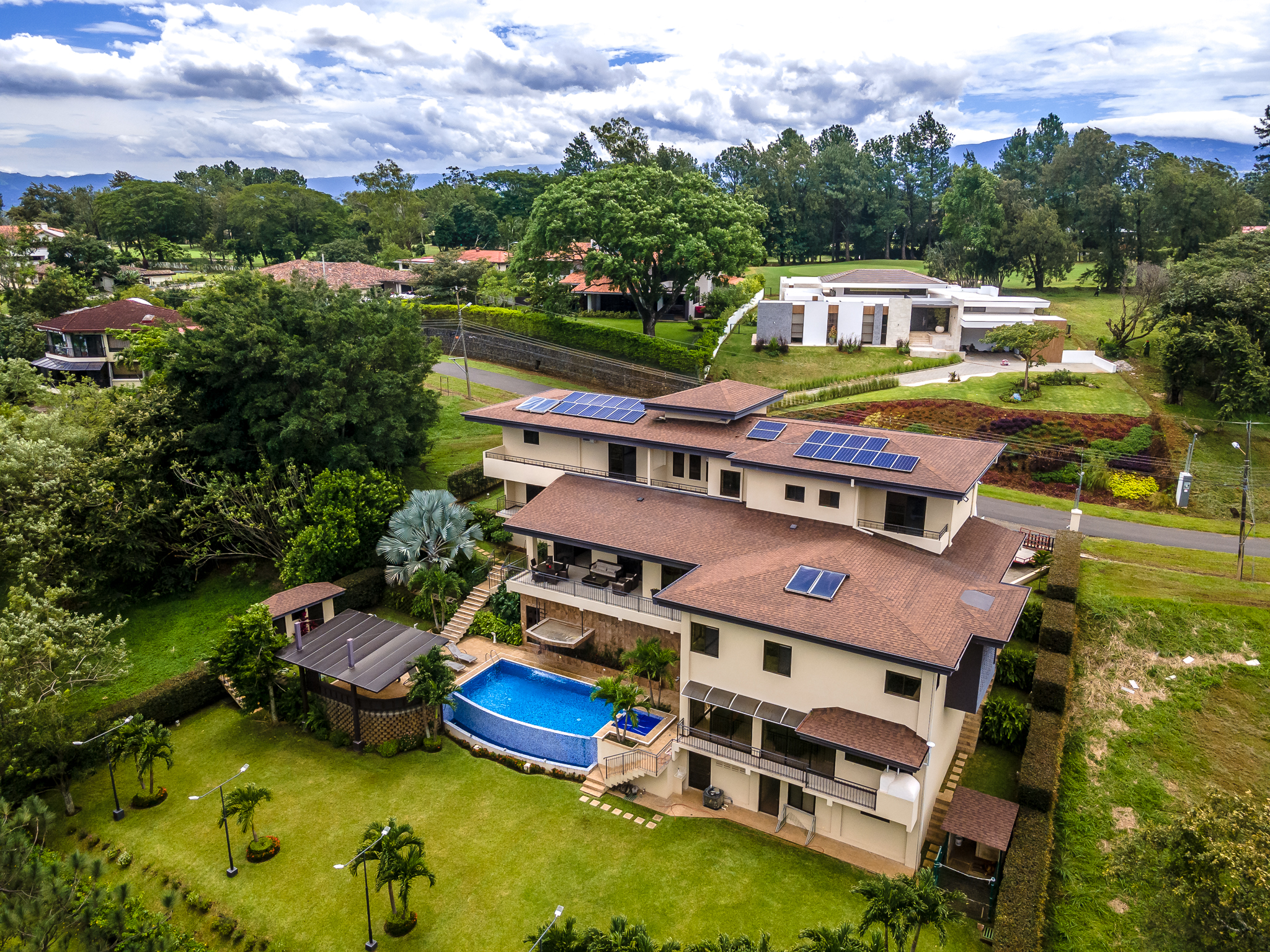 Contemporary 6 BR Luxury Golf Home Hacienda Los Reyes