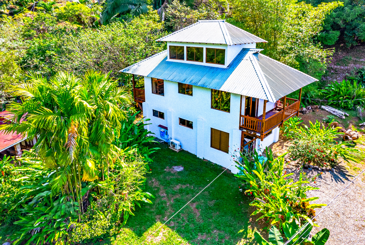 Furnished Dominical 3 BR River House Close to Beach