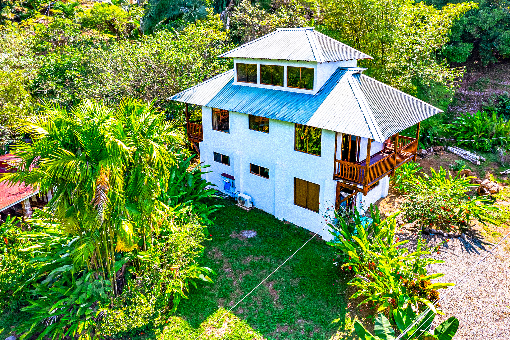 Furnished Dominical 3 BR River House Close to Beach
