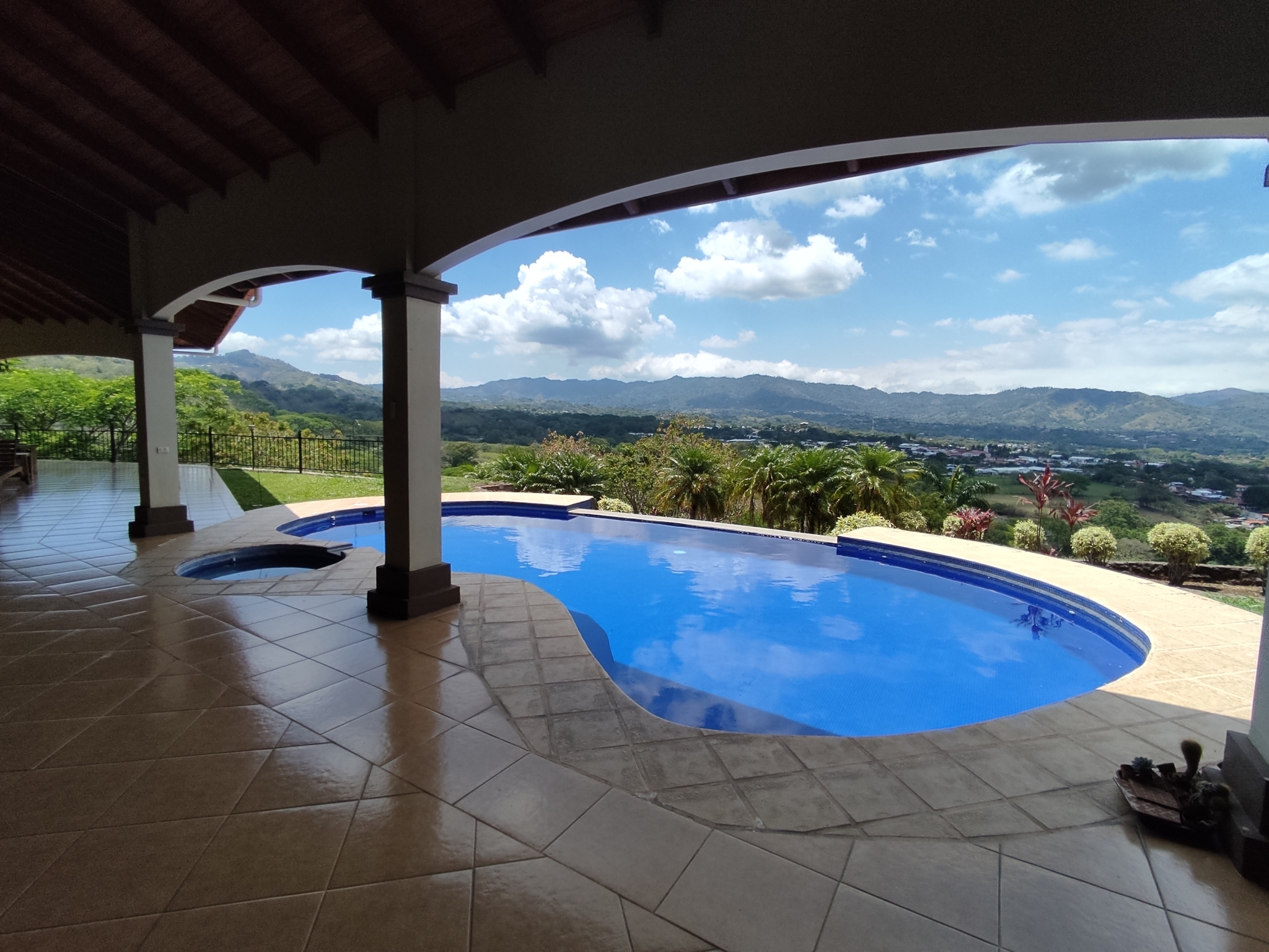 Income Generating 2 BR Roca Verde View Home + 5 guest houses