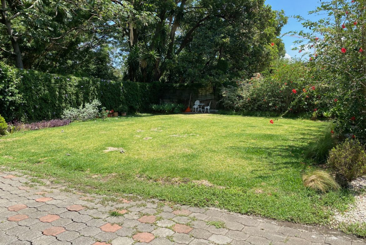 784 m2 Escazu Residential Building Lot - Must See