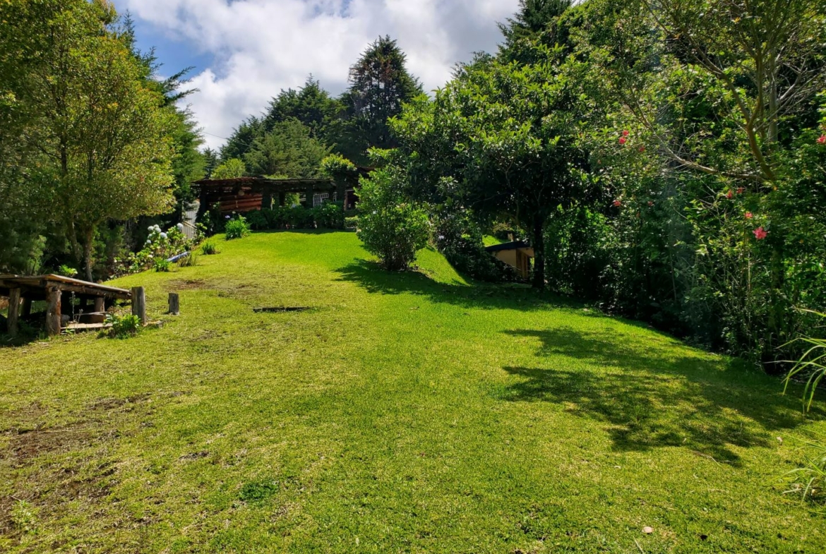Santa Barbara de Heredia 1 Acre Estate property with quaint house