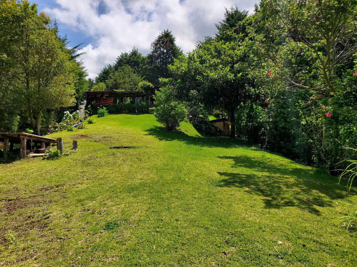 Santa Barbara de Heredia 1 Acre Estate property with quaint house