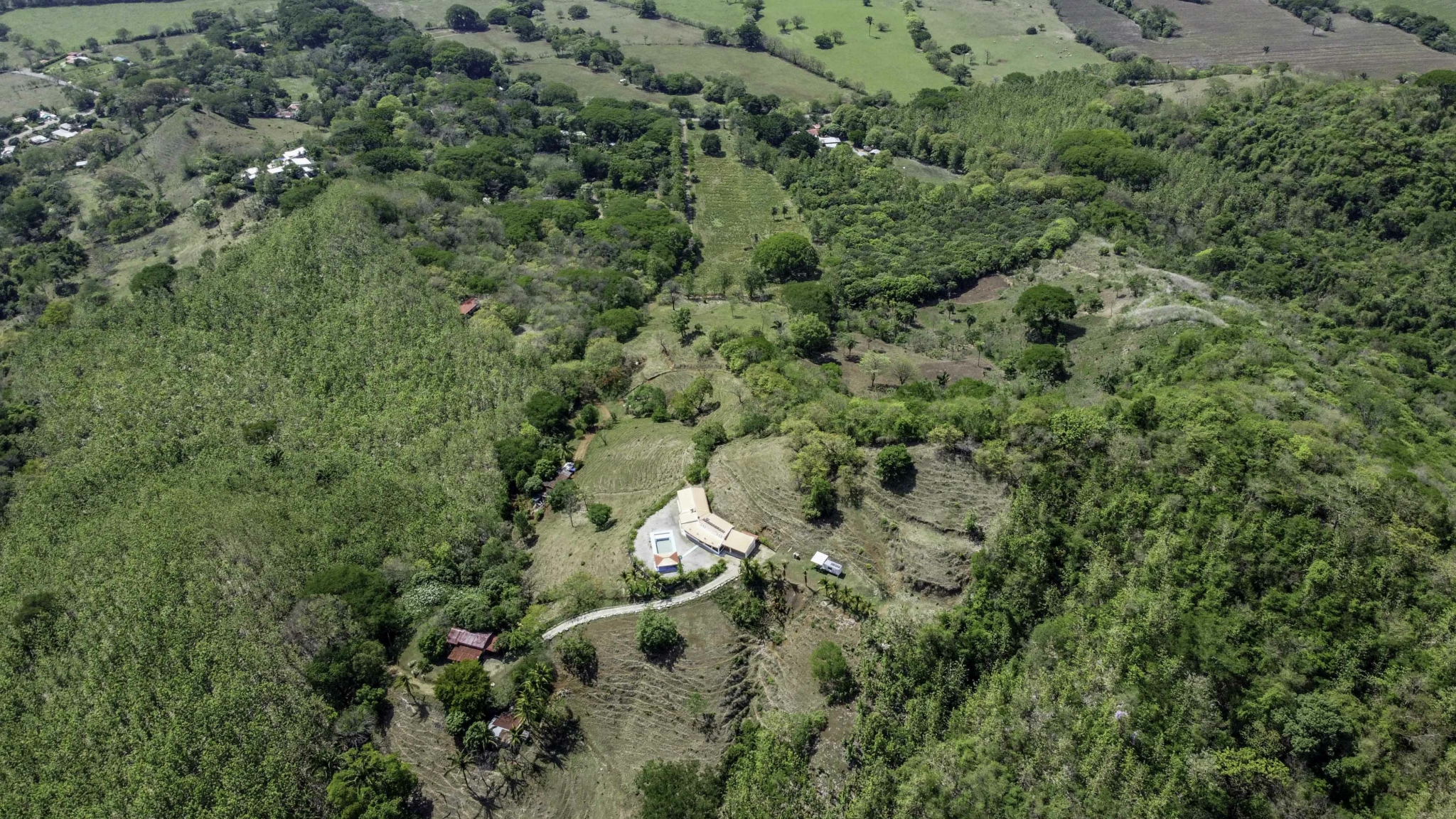 Blue Zone 3 BR Home and pool on 185 Acres