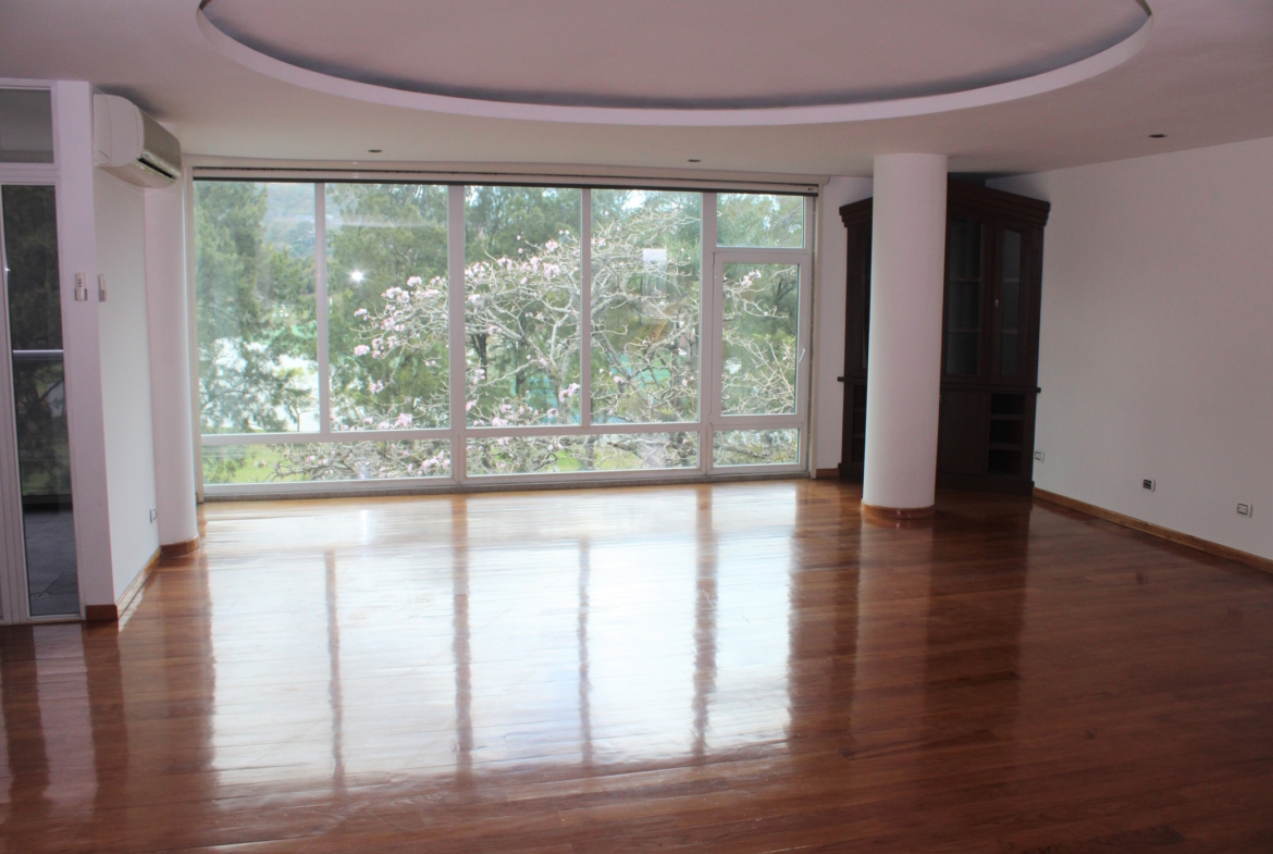 Beautiful 5th Floor 3 BR Condo across from the Country Club