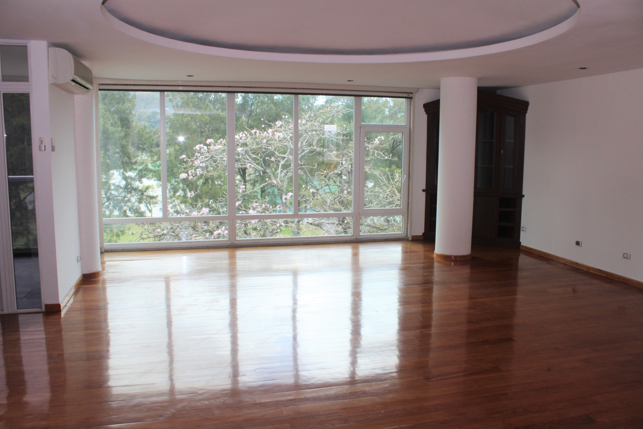 Beautiful 5th Floor 3 BR Condo across from the Country Club