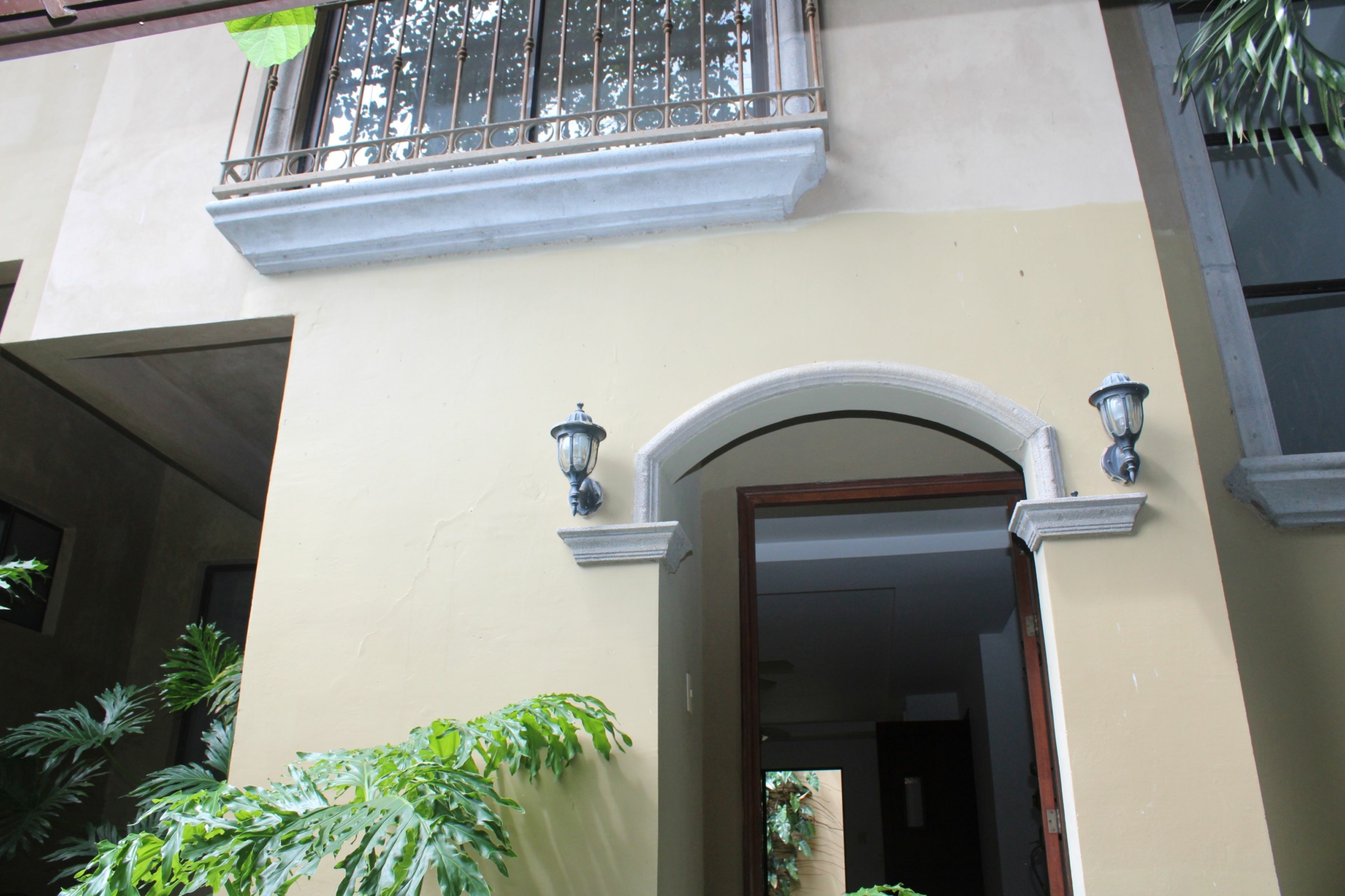 Brasil de Mora 2 BR Townhouse in gated community