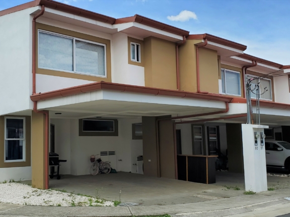 Furnished Modern 3 BR Alajuela Townhouse in great location