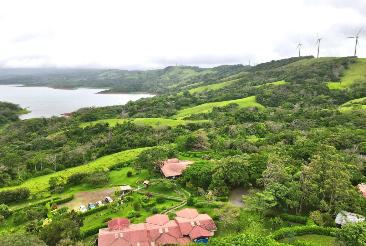 Unique 10-Villa Arenal Wellness Lodge and Retreat and 2 Houses
