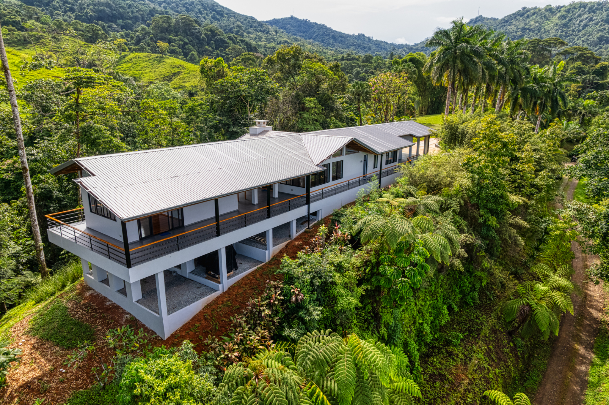 Tinamaste 2 BR Waterfall and Ocean View Dream Home