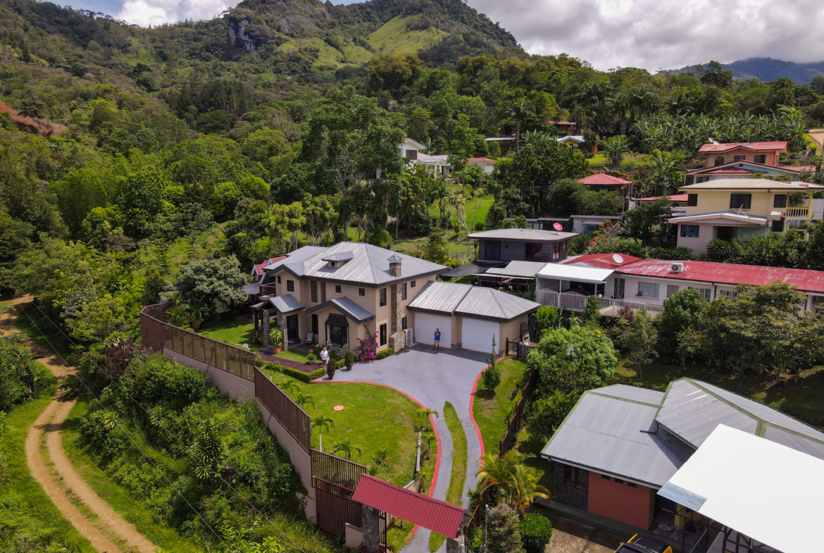 Cooler Perez Zeledon 3 BR American Style Home