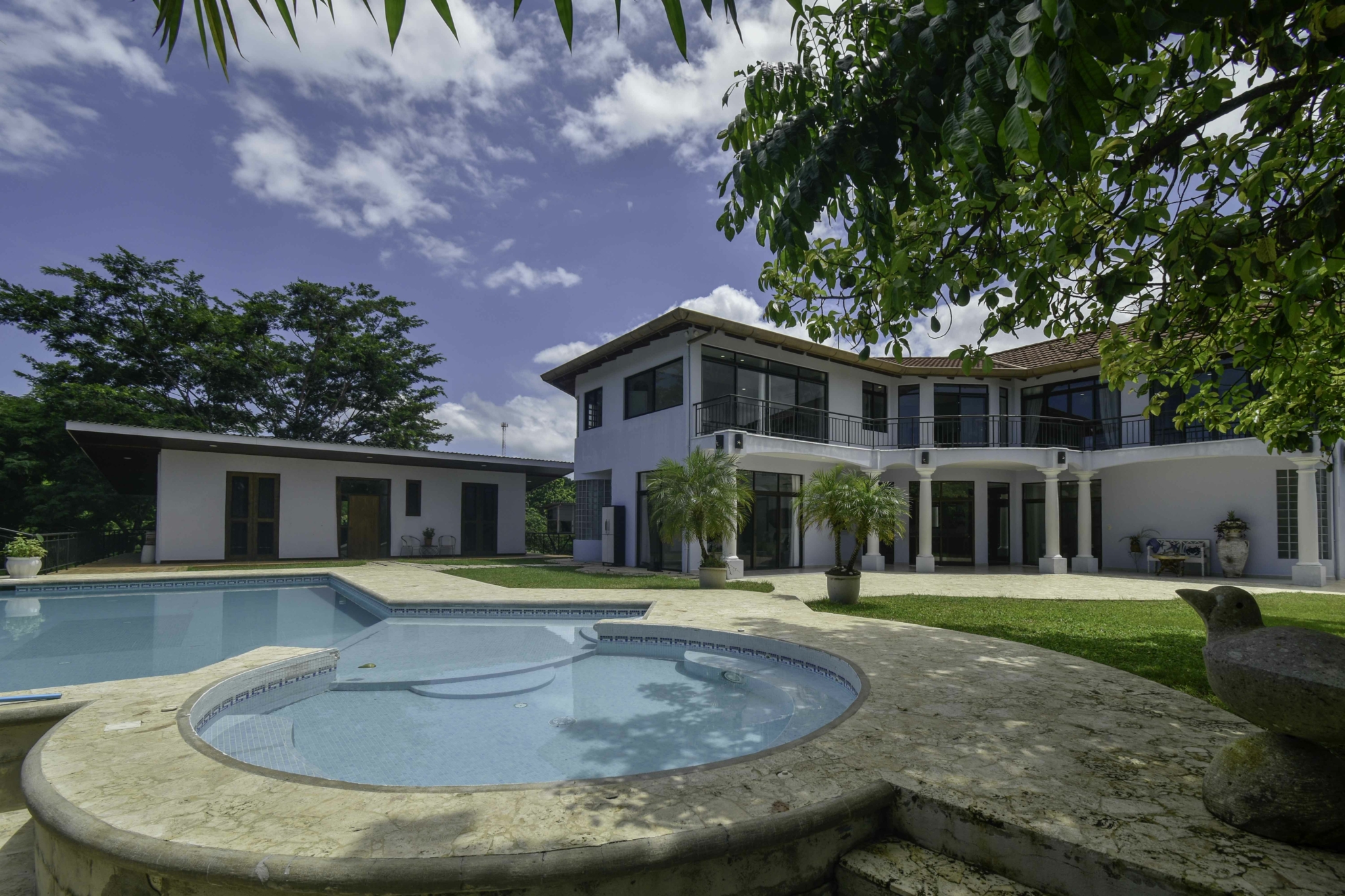 Buena Vista Beach 5 BR Luxury View Home and 1 BR apartment