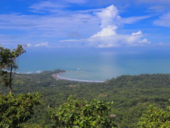 5 Acre 360º View Dominical Property with 1 BR House
