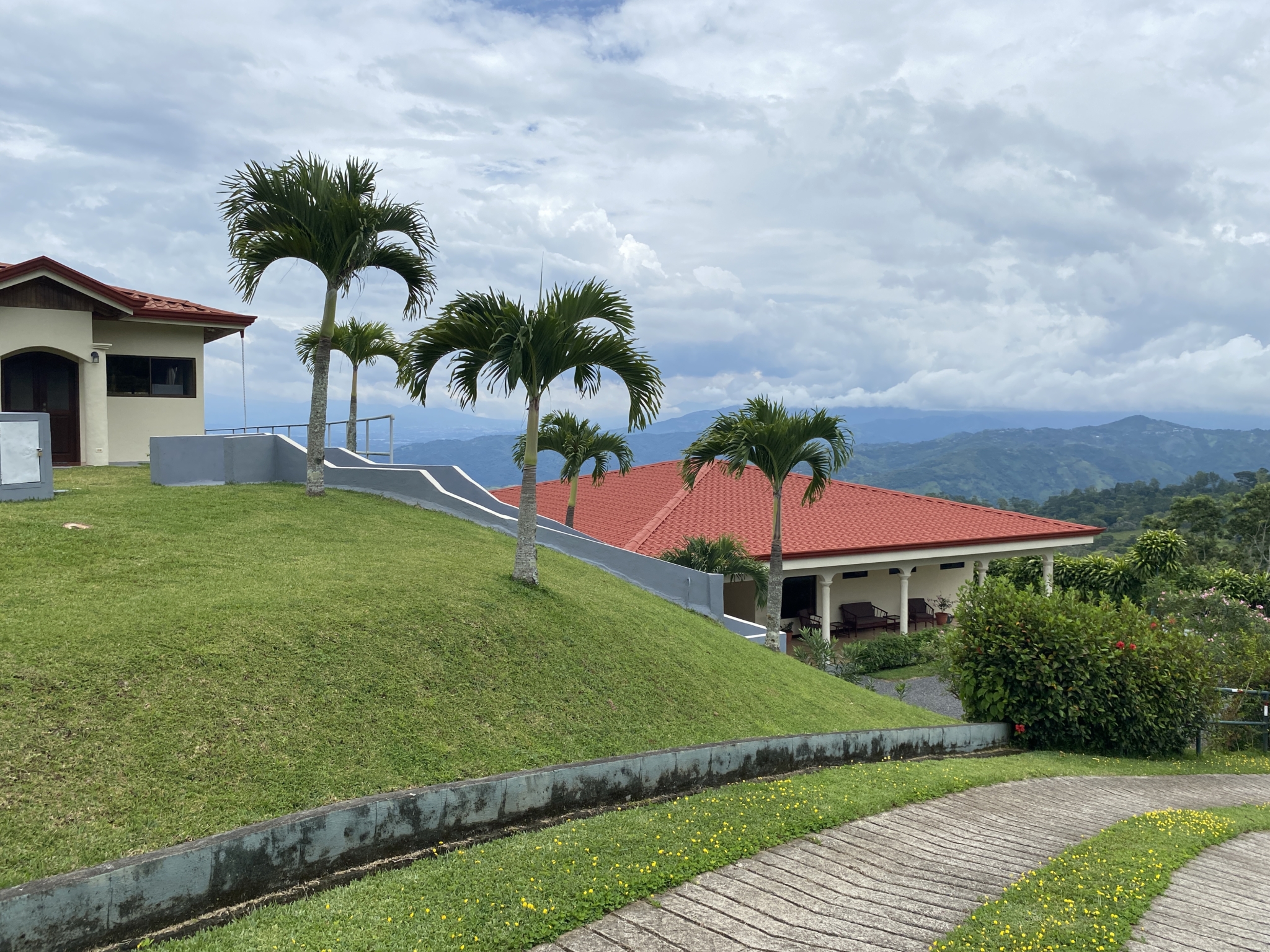 Puriscal 2 BR Ranch Home + Guesthouse and Valley Views