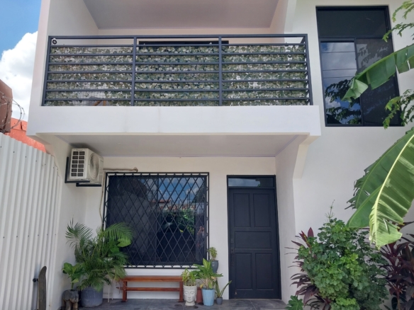 Modern Two-Story Liberia Center 3 BR Home