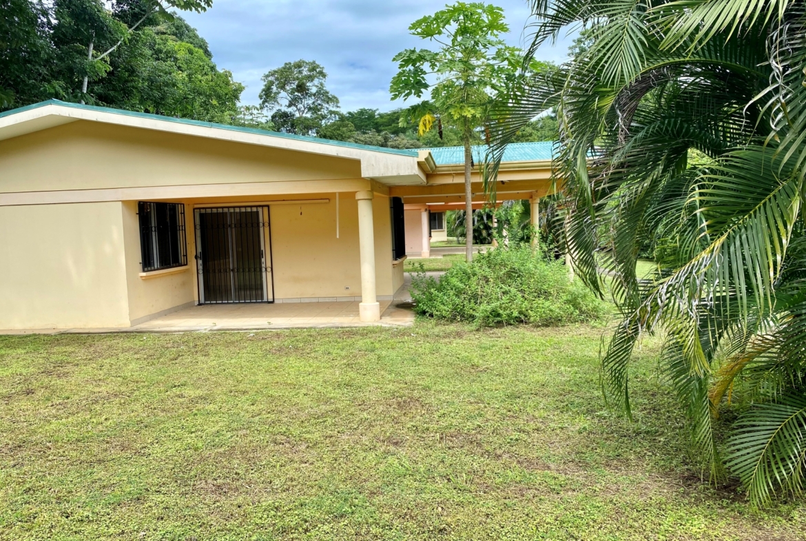 Tarcoles 10 Acre Residential Development Property with 4 houses