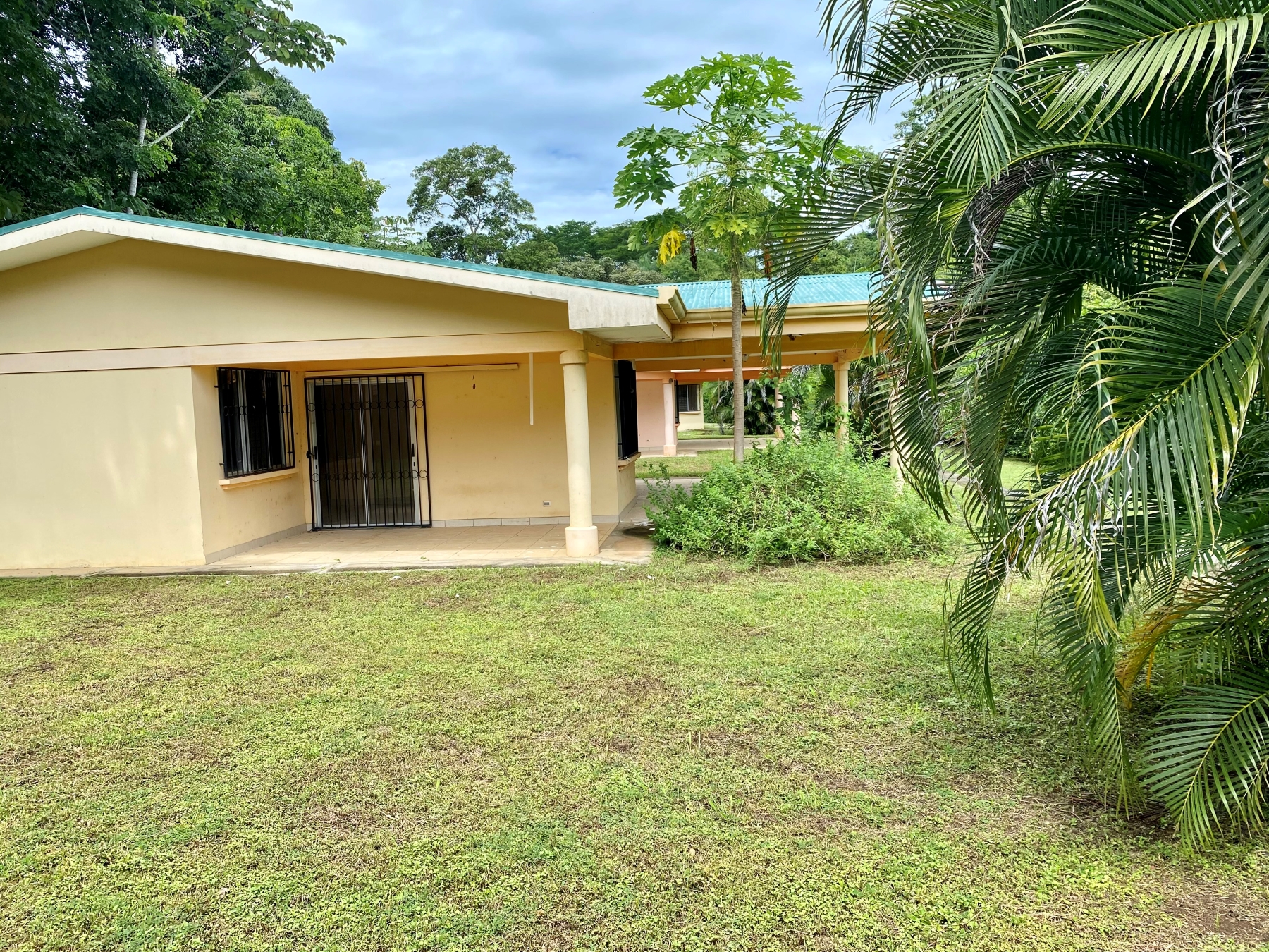 Tarcoles 10 Acre Residential Development Property with 4 houses