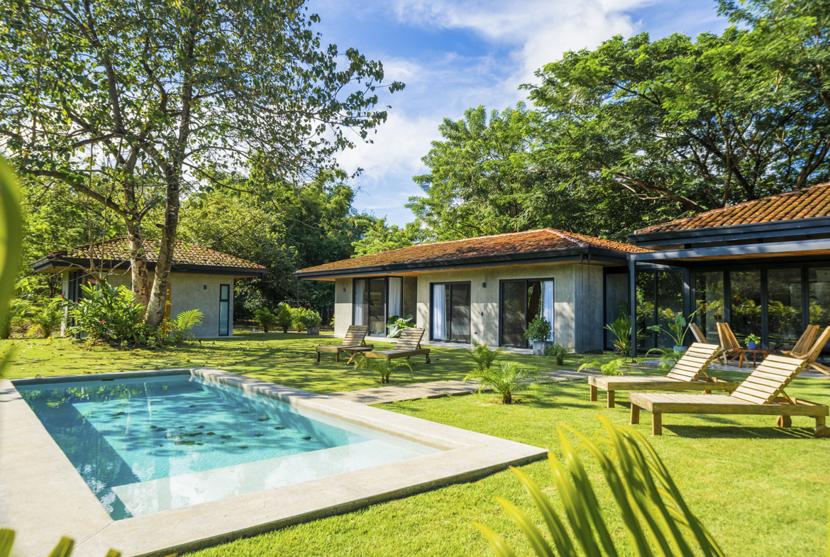 Furnished Modern 3 BR Tamarindo home + casita in gated community