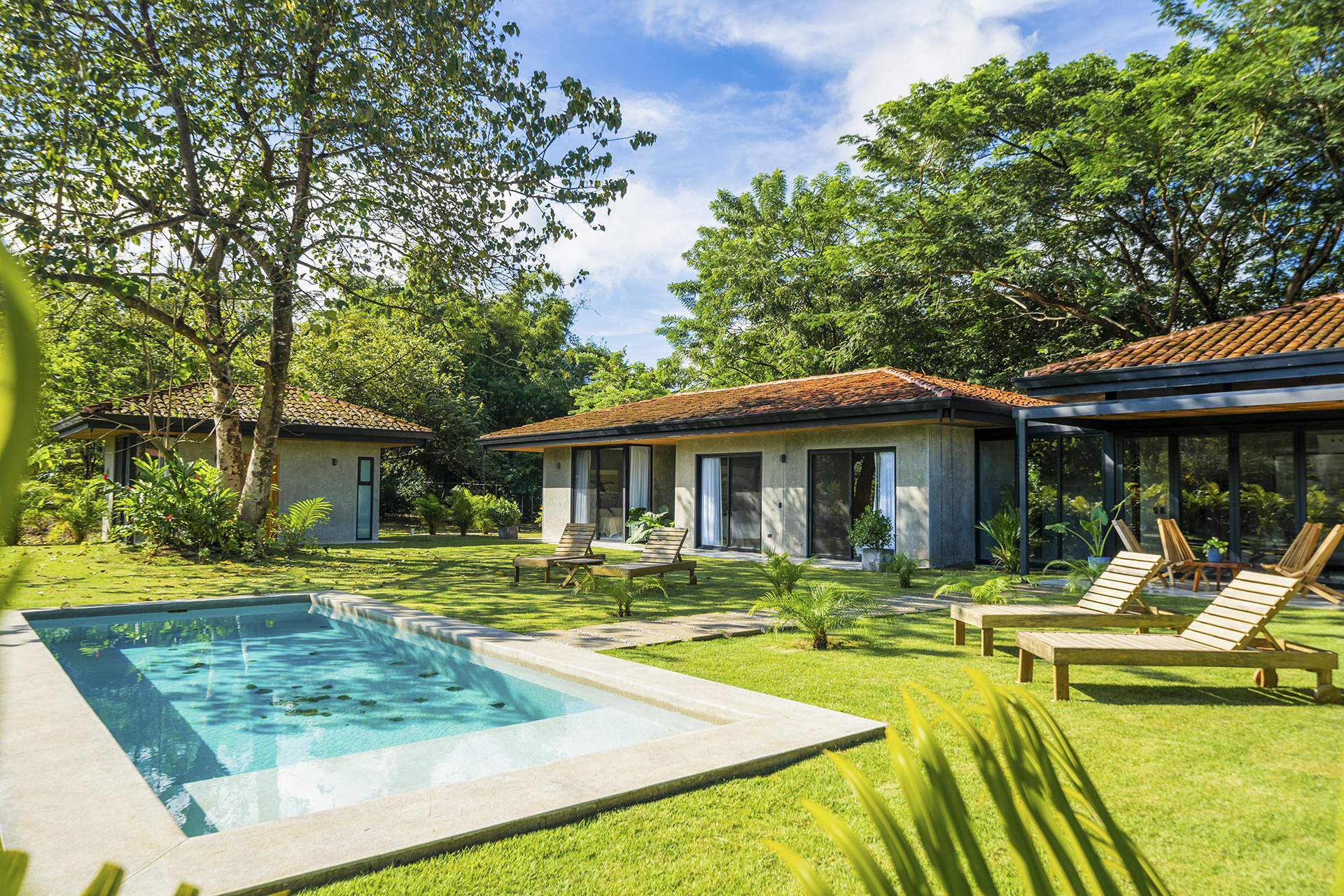 Furnished Modern 3 BR Tamarindo home + casita in gated community