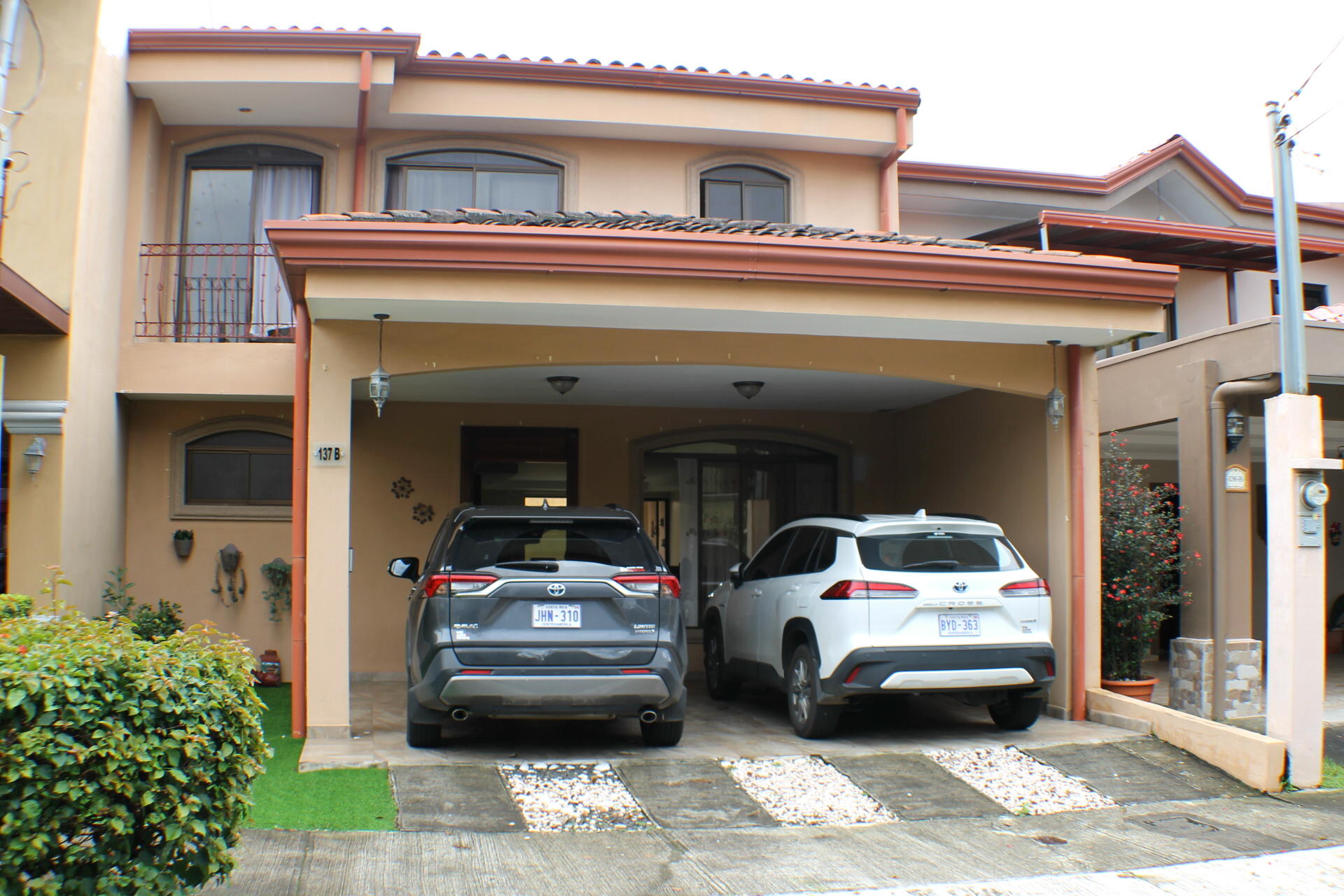 Alajuela 3 BR home with garden in great neighborhood