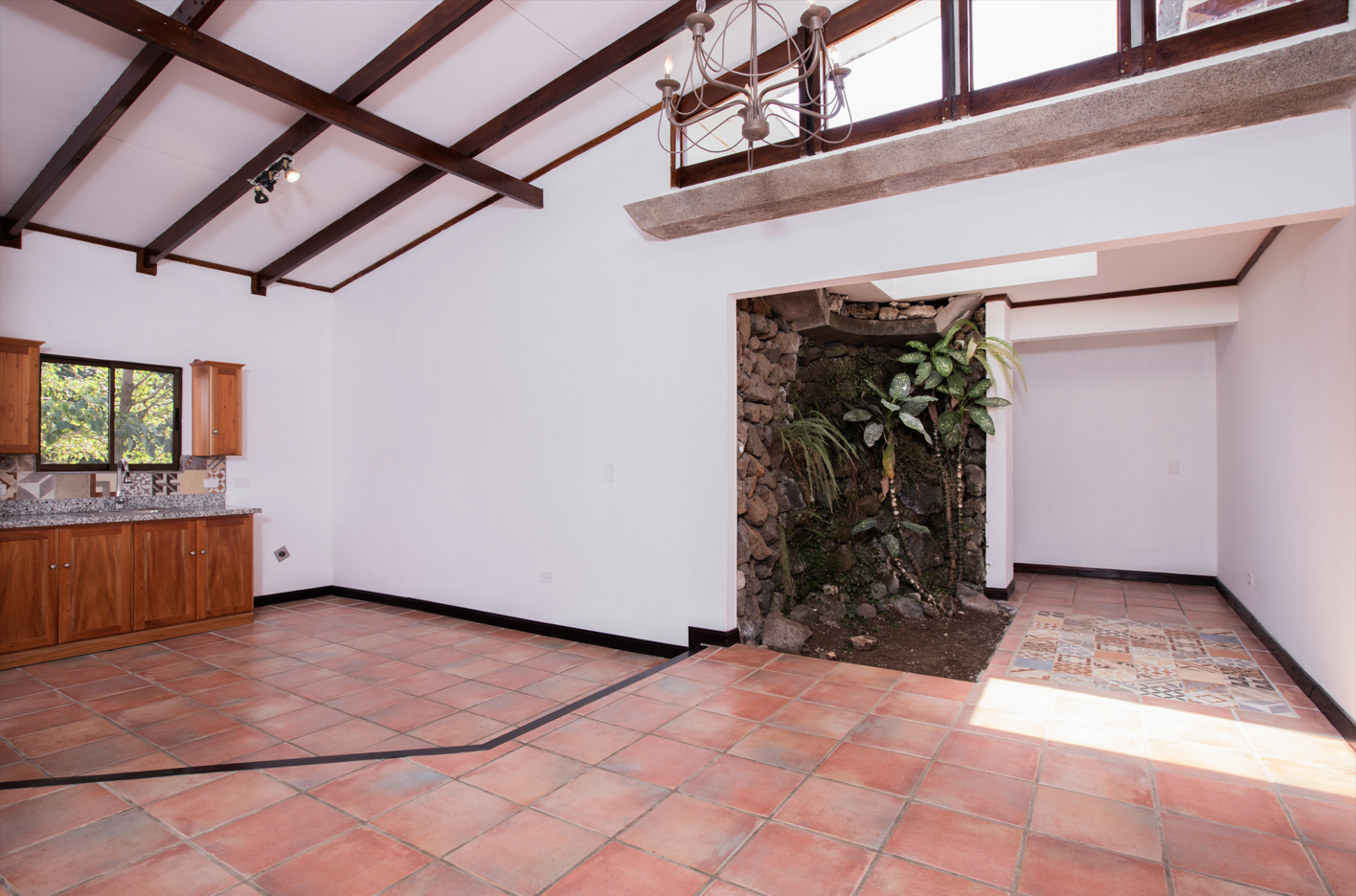 San Rafael de Heredia Single Story 3 BR Apartment with Garden
