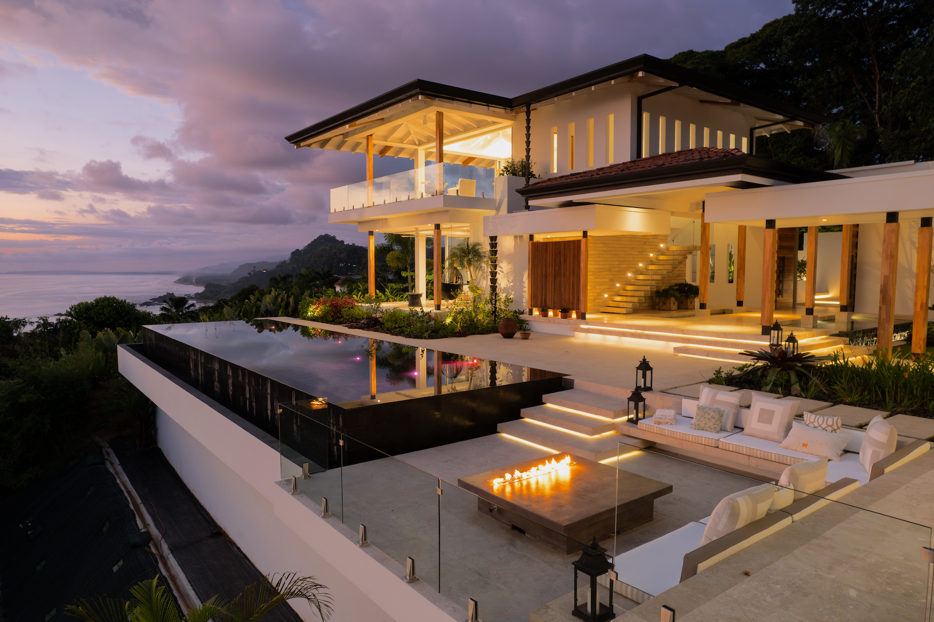 Furnished Seductive and Luxury Las Olas Smart Home