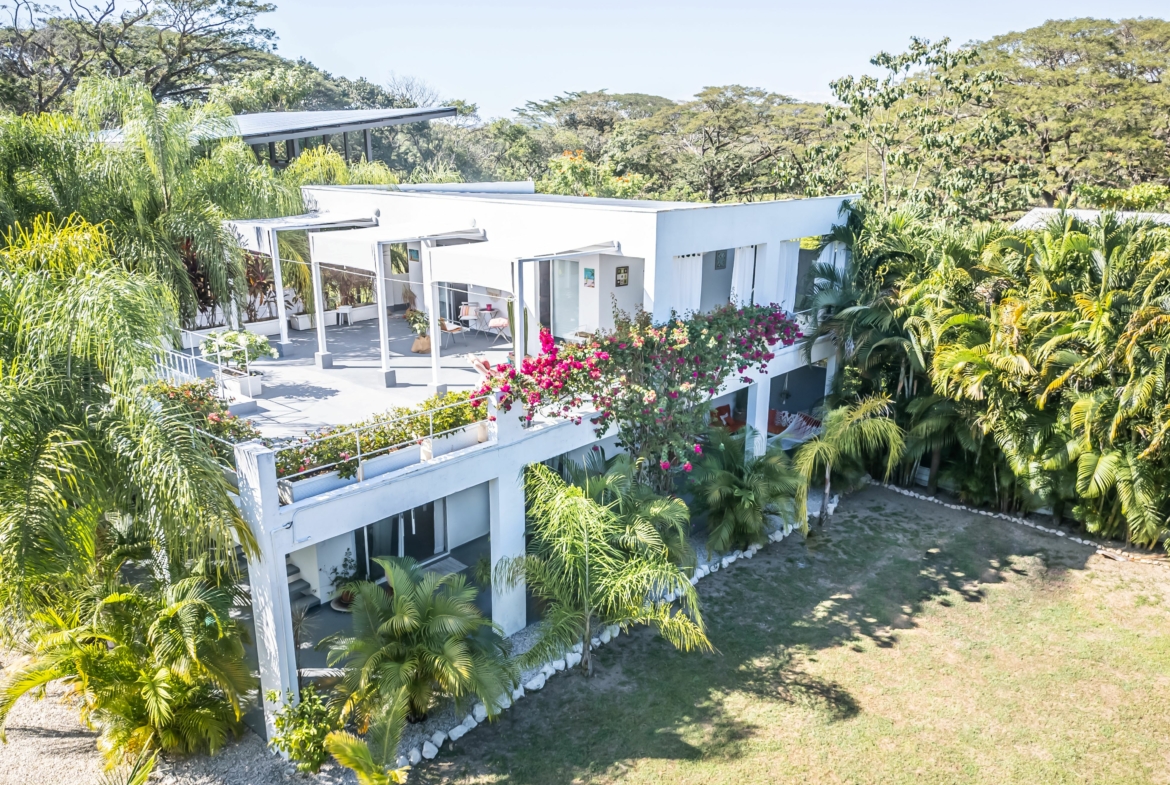Playa Buenavista 3 BR Home with Rooftop Terrace Studio