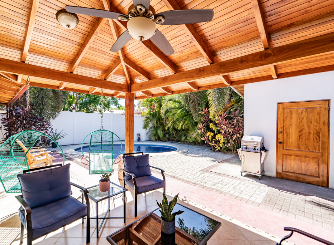 4 BR Samara Beach with Pool and Casita walk to town