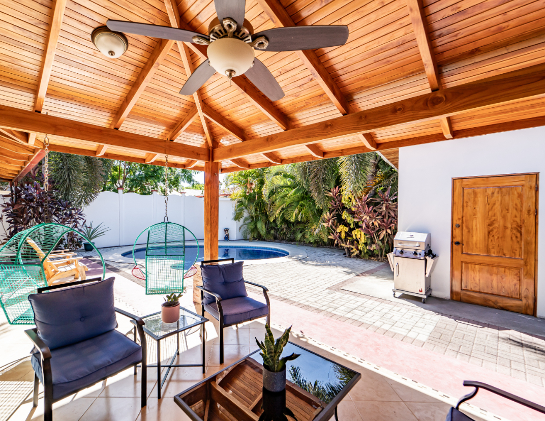 4 BR Samara Beach with Pool and Casita walk to town