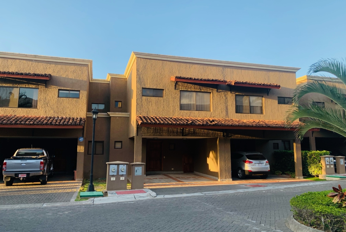 Wow 3 BR Fuerte Ventura Townhouse with Garden for sale.