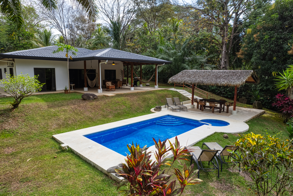 3 BR Ojochal Home with Fruit Trees and Space for Several Casitas