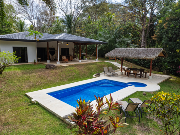 3 BR Ojochal Home with Fruit Trees and Space for Several Casitas