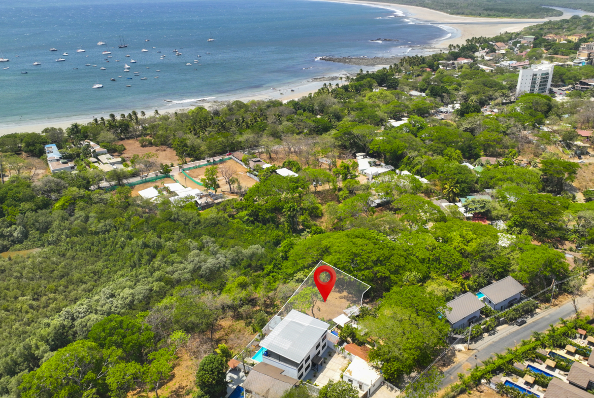 Residential lot within walking distance to Tamarindo Beach