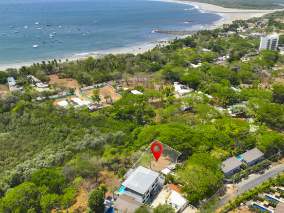 Residential lot within walking distance to Tamarindo Beach