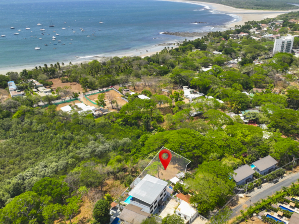 Residential lot within walking distance to Tamarindo Beach