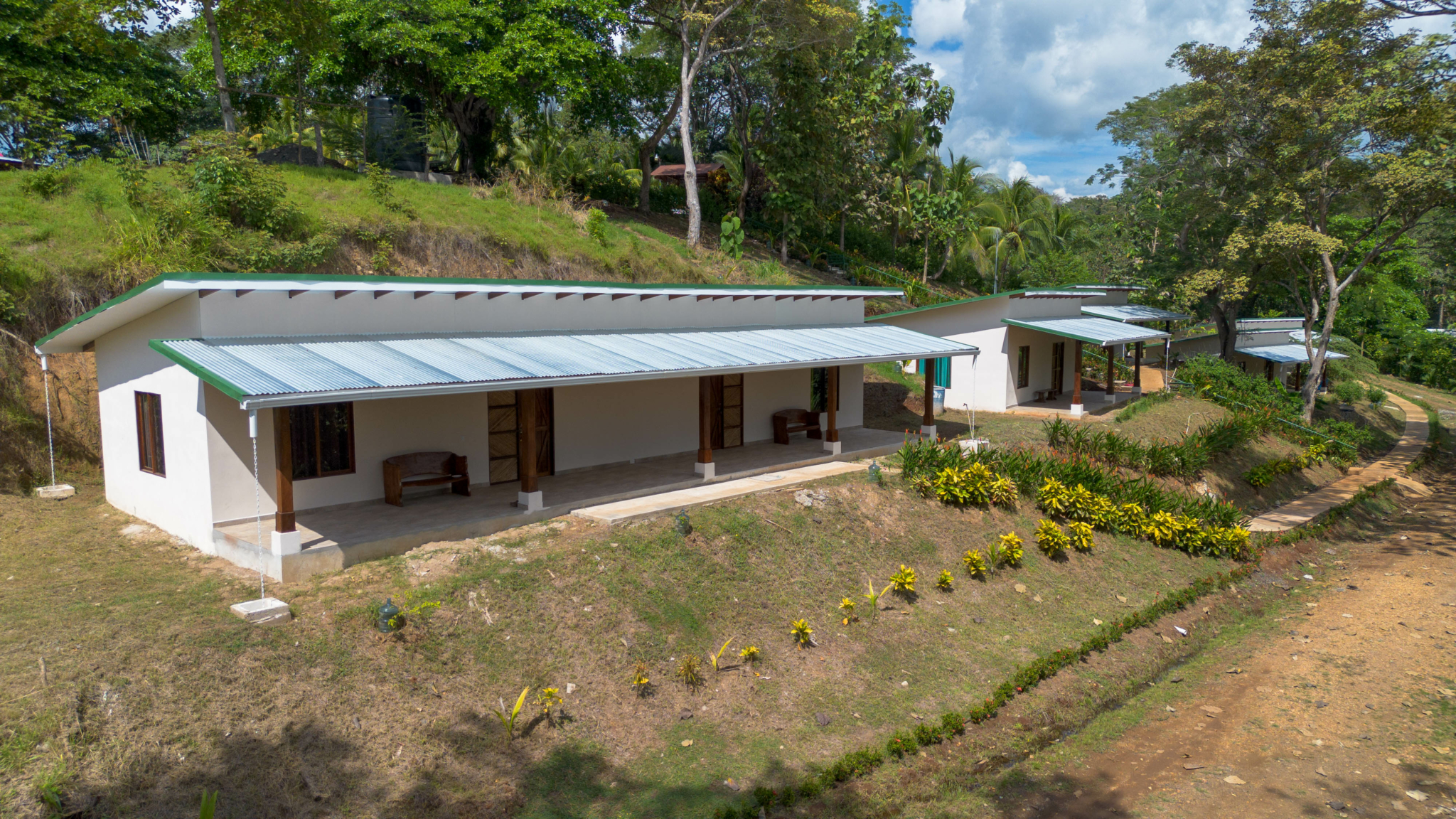 Tarcoles Compound With 6 Hotel Villas And 2 BR House