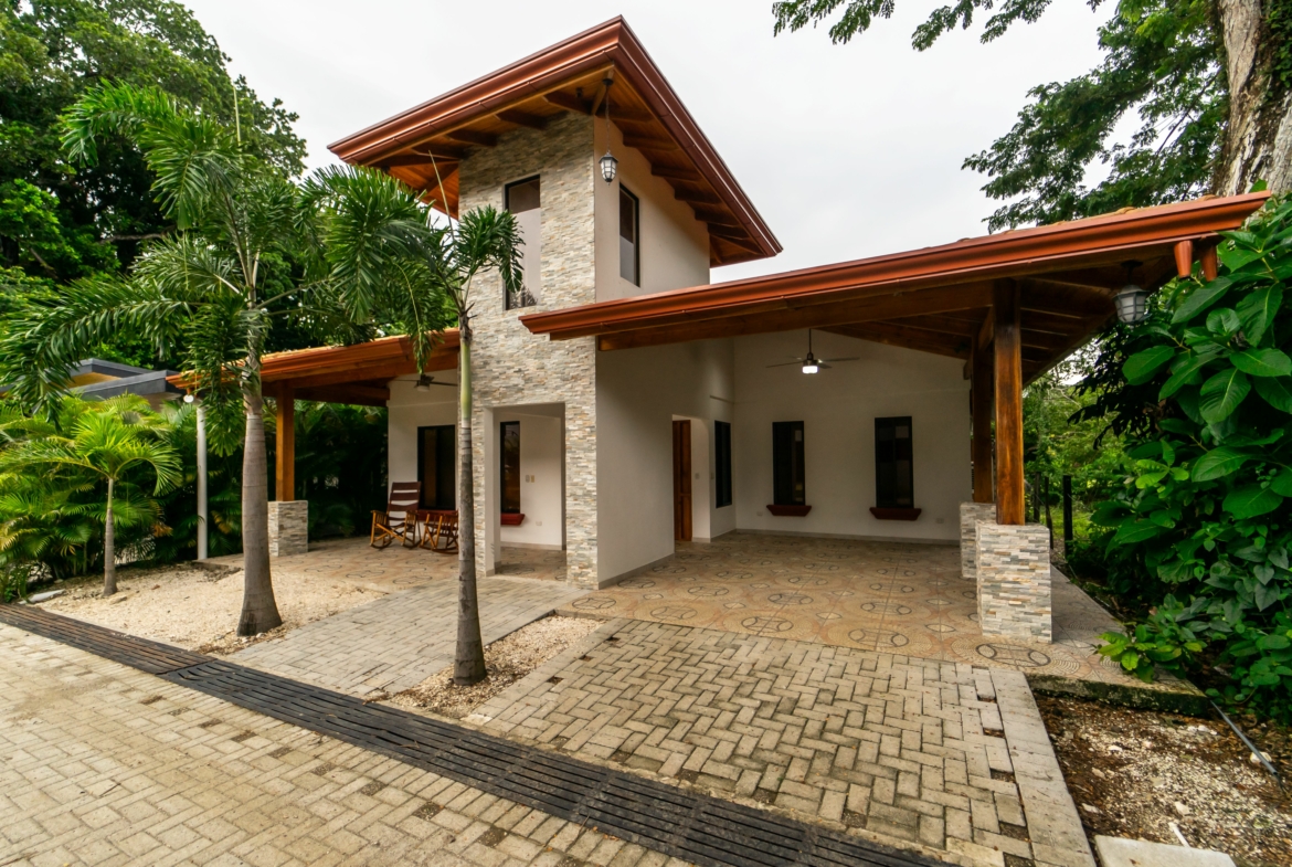 3 BR Canto Gavilanes Samara with Pool and Patio Area