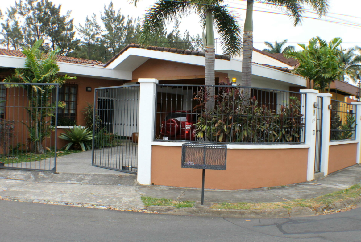 Wonderful One Story 3 BR Cariari Home as Investment