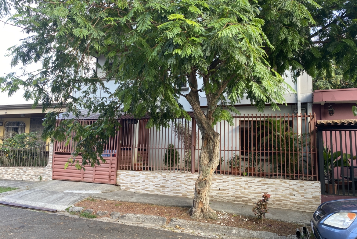 Bargain British School Rohrmoser 4 BR townhouse + office