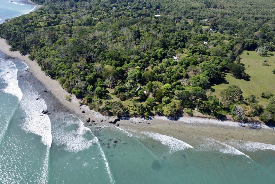 Unique Oceanfront Point Break Osa Peninsula Property