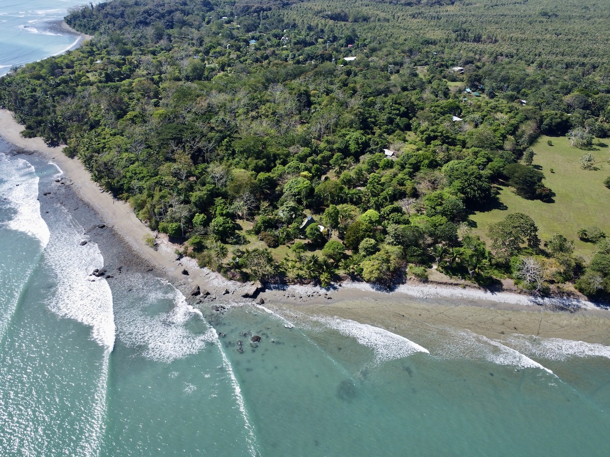 Unique Oceanfront Point Break Osa Peninsula Property