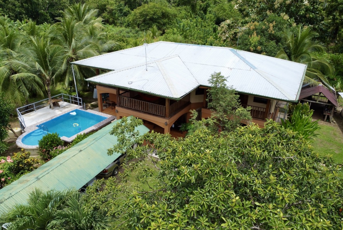 Beautiful 4 BR House with pool for sale in Osa Peninsula