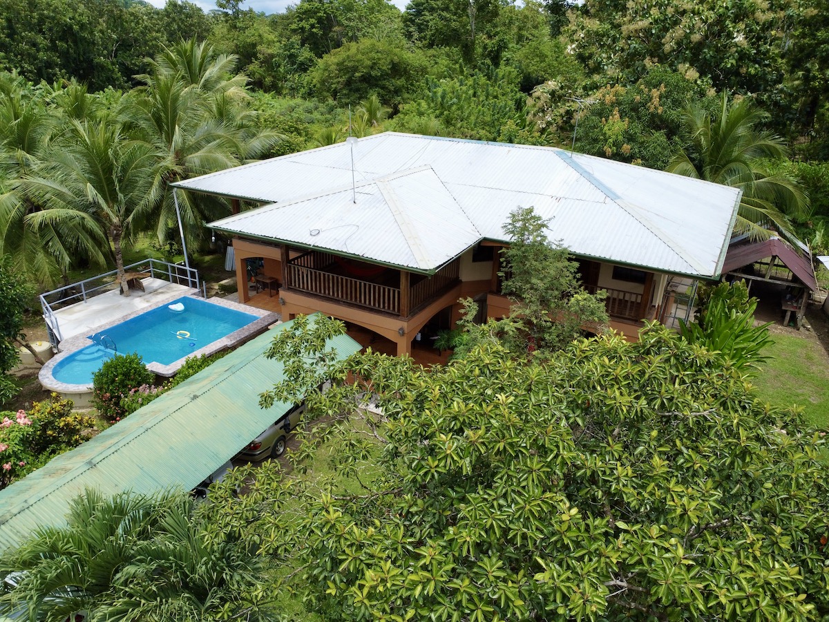 Beautiful 4 BR House with pool for sale in Osa Peninsula
