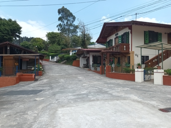 Braulio Carrillo National Park 21 BR B & B and more on 70 Acres