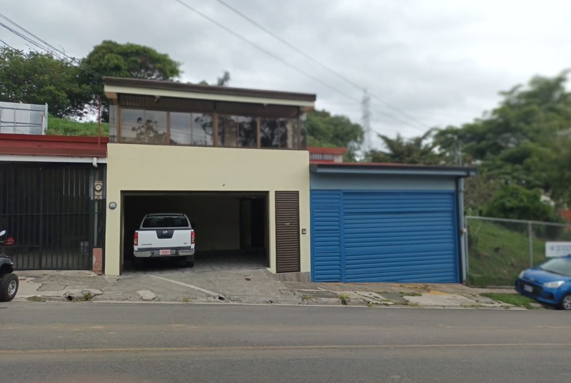 Guadalupe 2 BR Split Level Home with concrete patio